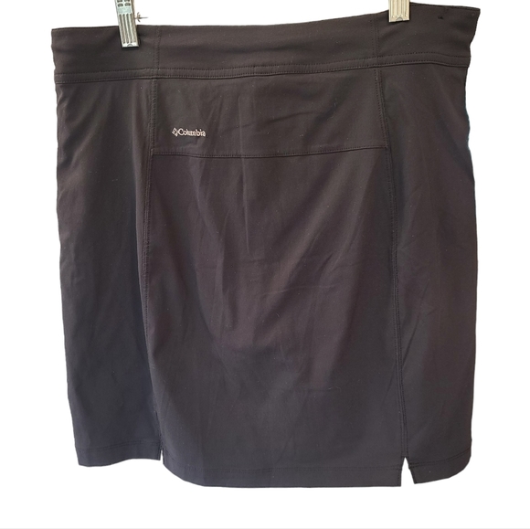 Columbia Skort with front tie and zipper size 6 black - Picture 3 of 9